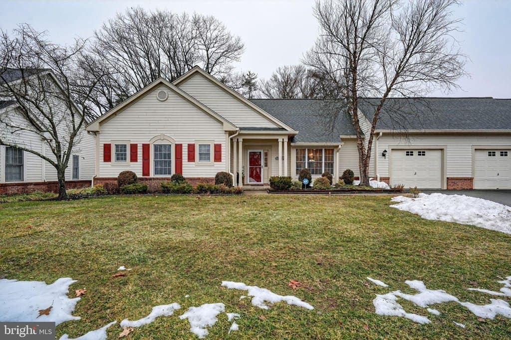 13 Hedge Row Rd, Princeton