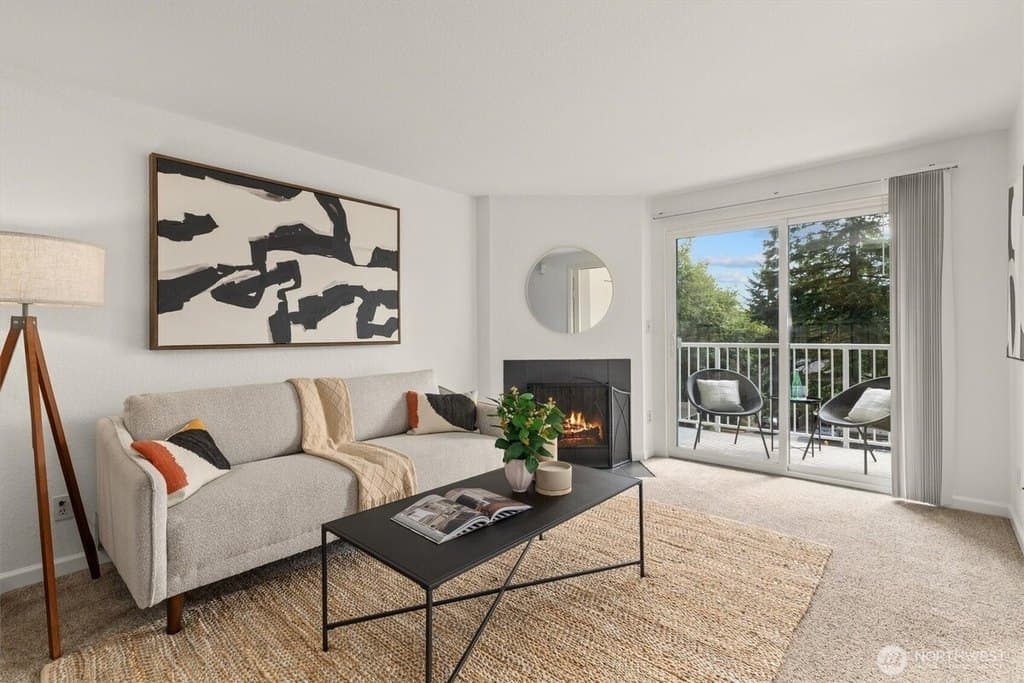 9484 Redmond Woodinville Rd NE Apt C205, Redmond