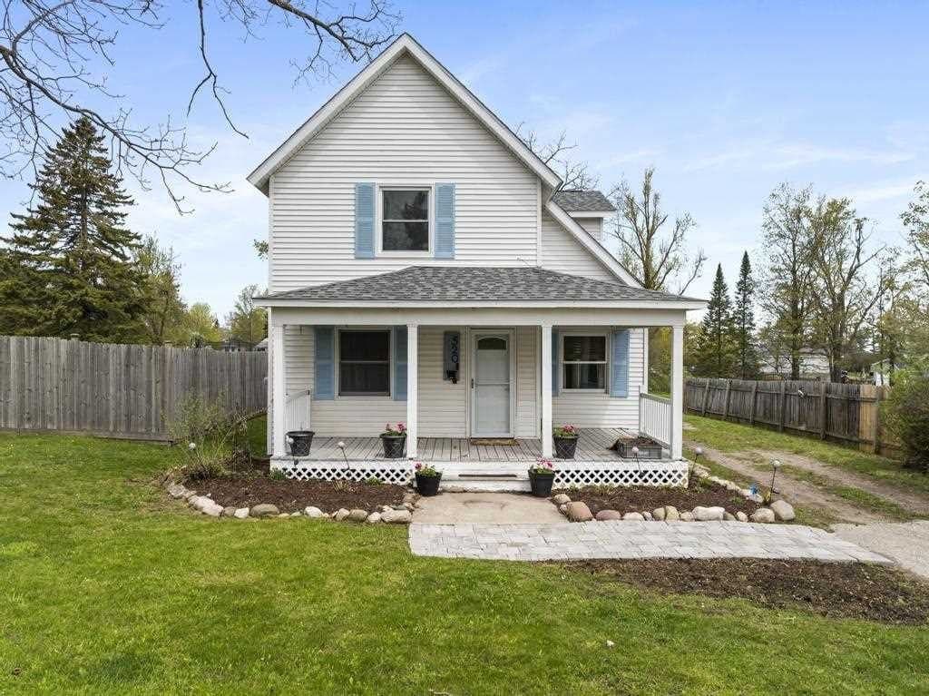 520 W Sheridan St, Petoskey