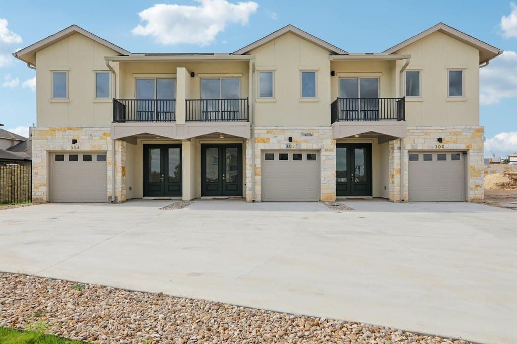 304 Tesla Cir, Round Rock