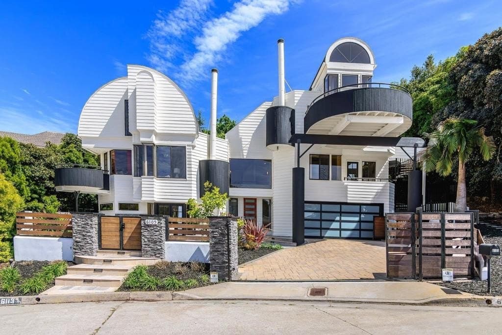 6105 Avenida Chamnez