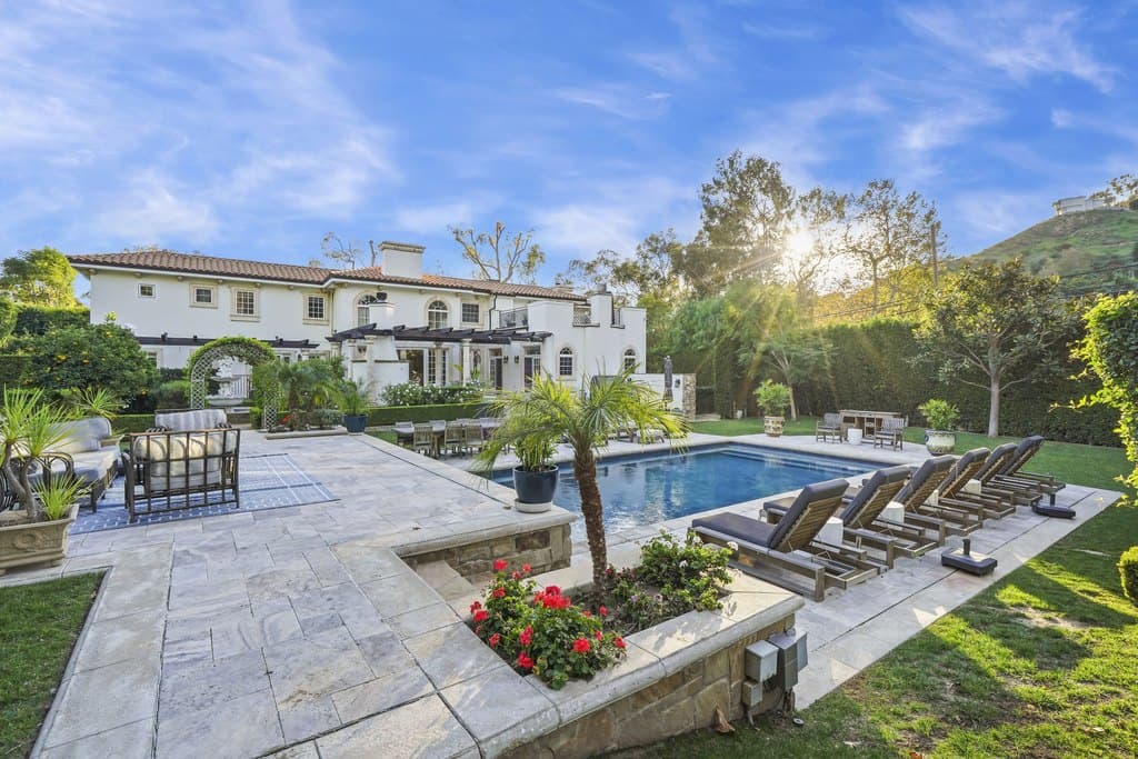 23255 Mariposa De Oro St, Malibu