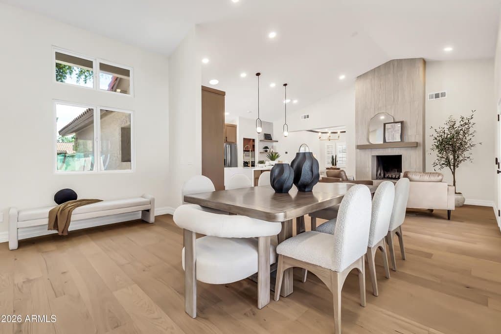 940 E Secretariat Dr, Tempe