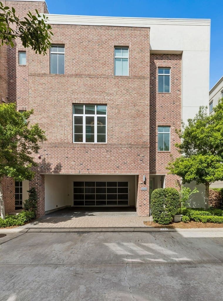 1444 Lake Pointe Pkwy, Sugar Land