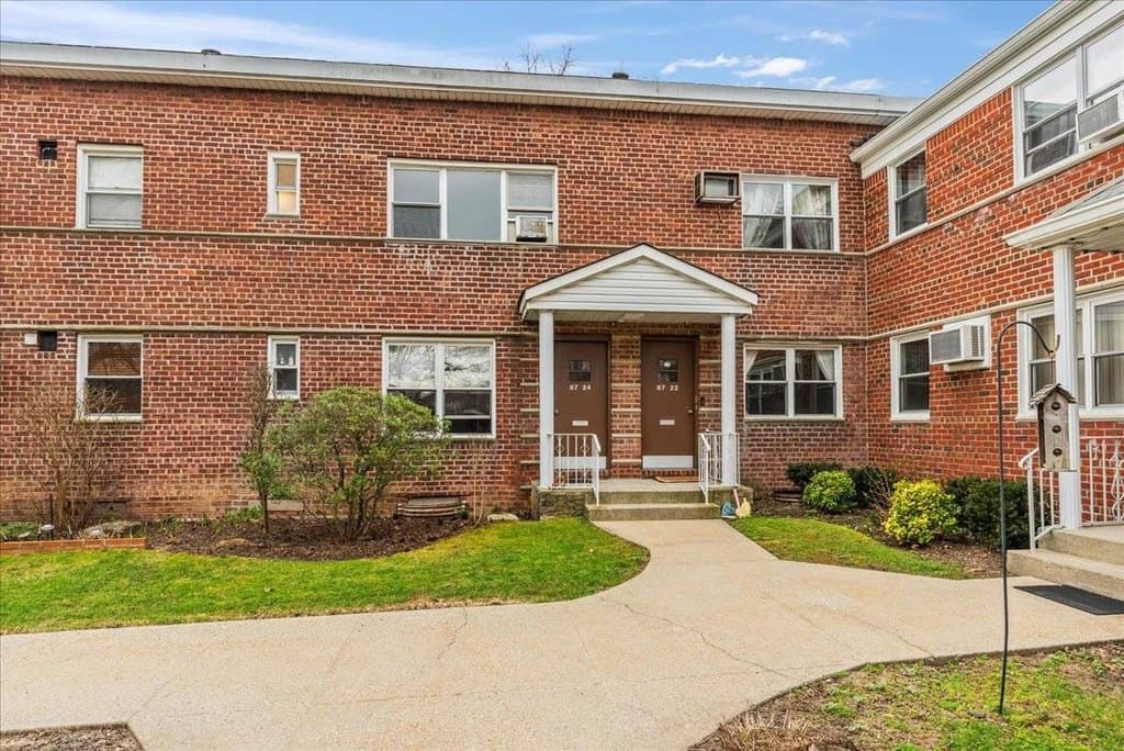 87-24 Marengo St Unit 2B