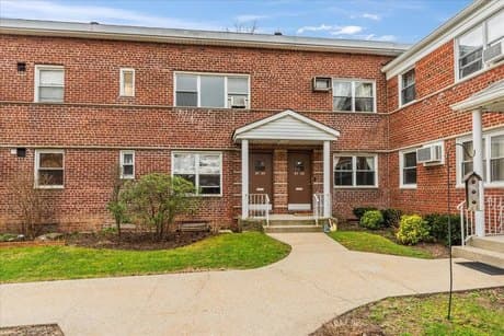 87-24 Marengo St Unit 2B