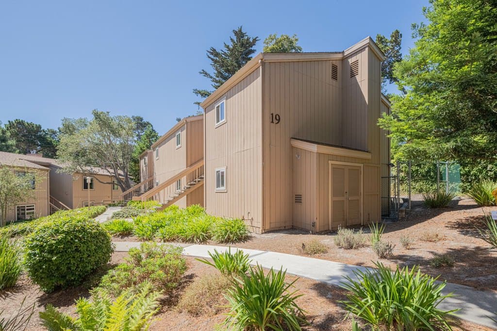 300 Glenwood Cir Apt 189, Monterey