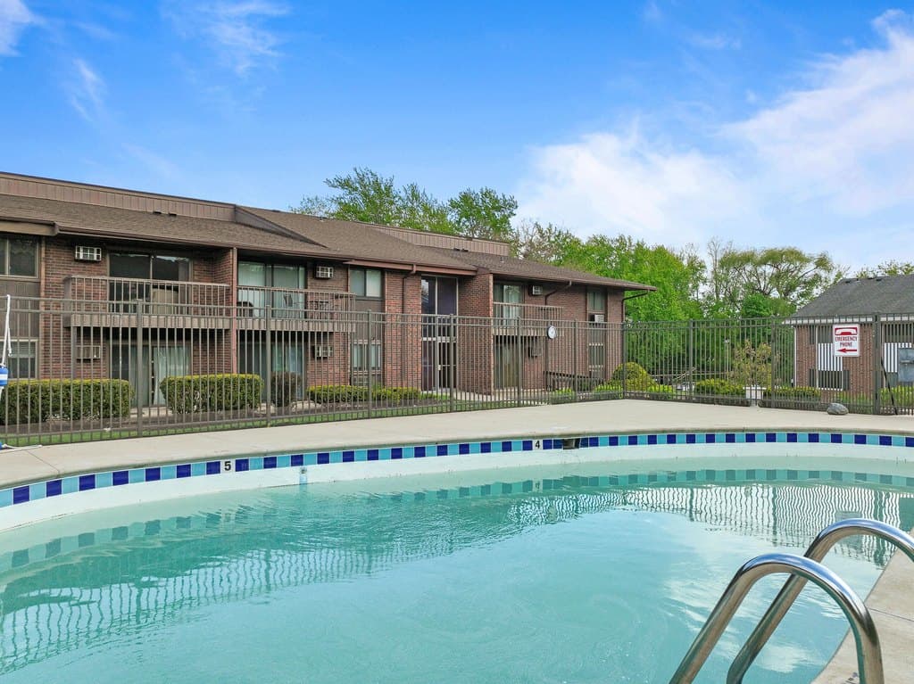 1270 Wisconsin St Apt 211, Lake Geneva
