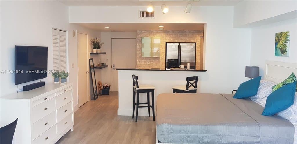 335 S Biscayne Blvd Apt 1706, Miami