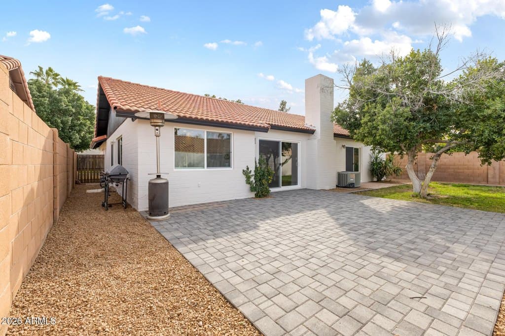 942 E Driftwood Dr, Tempe