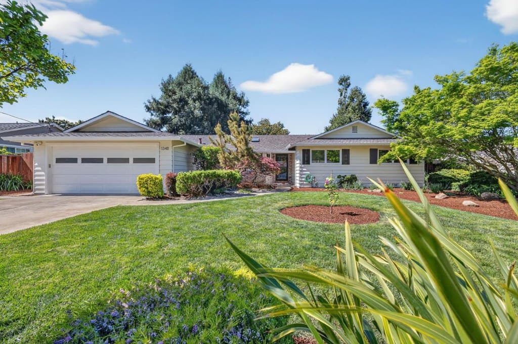 13411 Pastel Ln, Mountain View