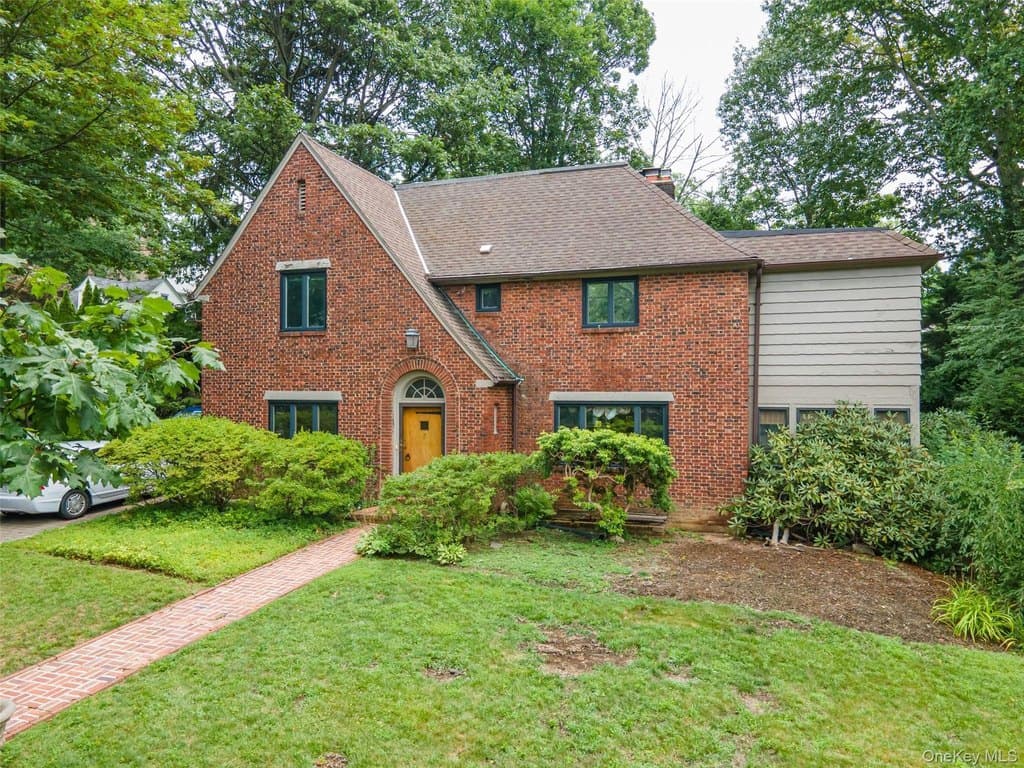 3 Buckingham Pl, Great Neck