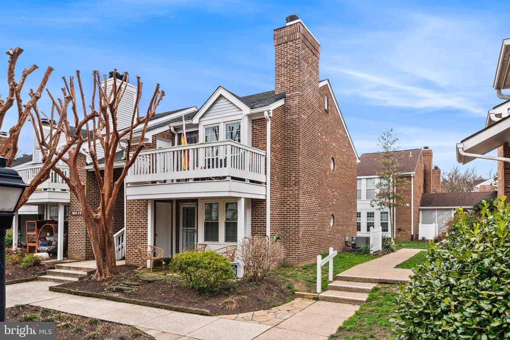 2594-H S Arlington Mill Dr Unit 8, Arlington