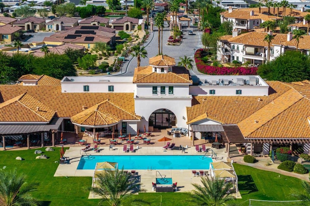 2802 Via Calderia, Palm Desert