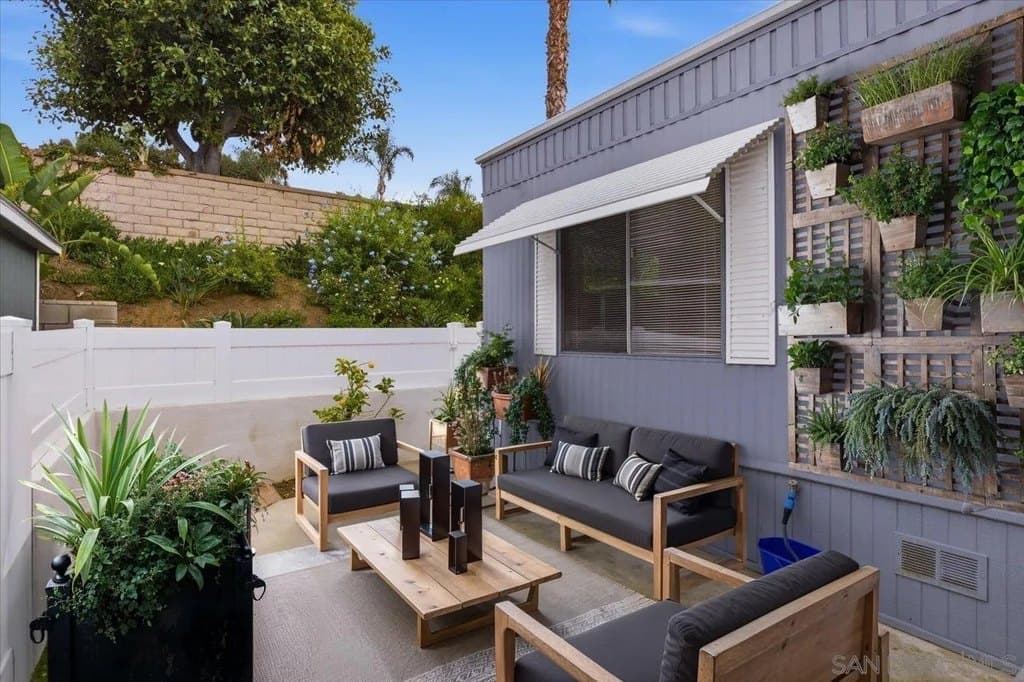 7026 San Bartolo St Unit 18, Carlsbad