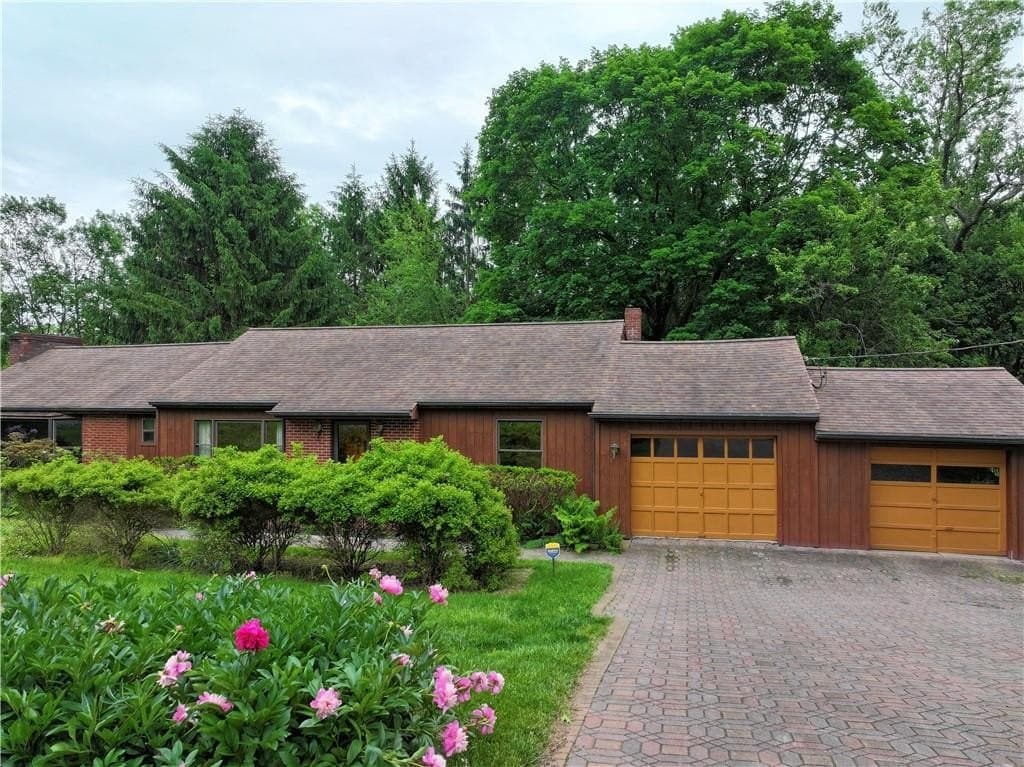 652 Camp Meeting Rd, Sewickley