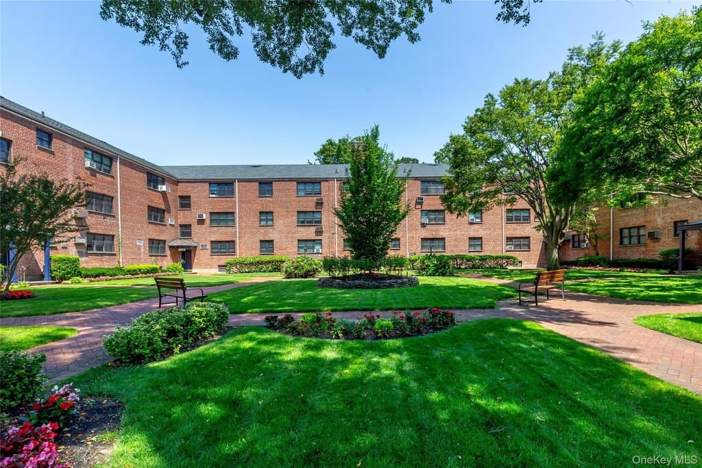 15 Beach Rds Unit 3A, Great Neck