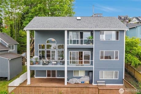 9844 Arrowsmith Ave S