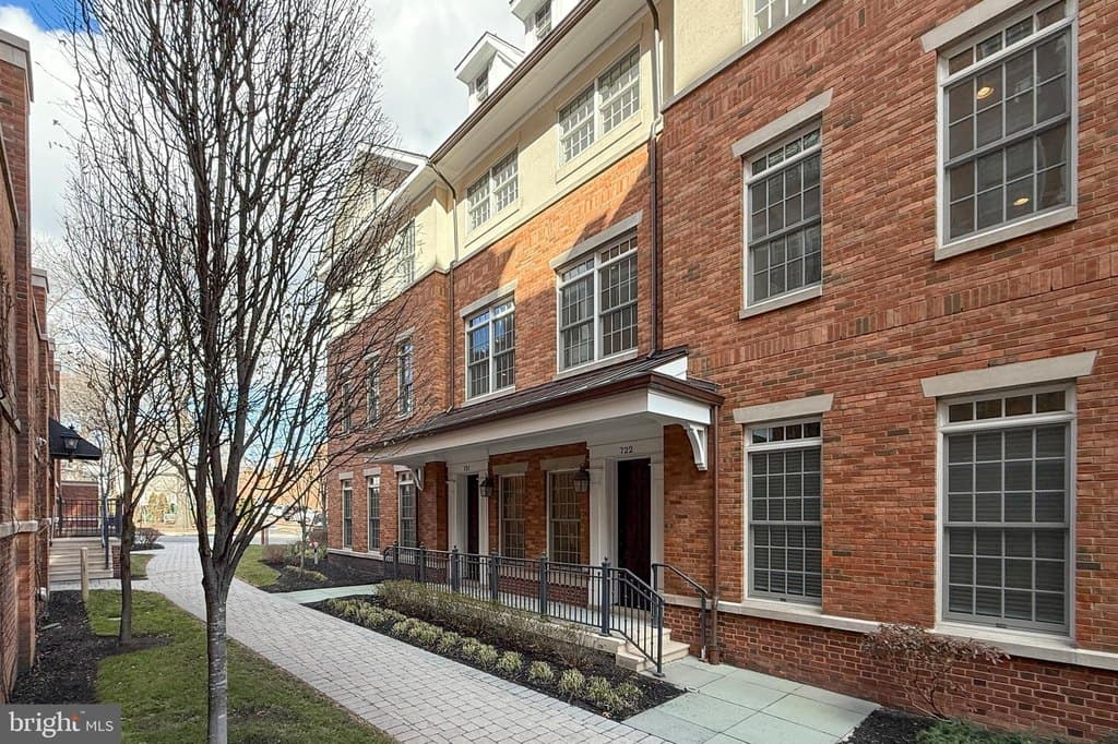 722 Avery Ln, Princeton