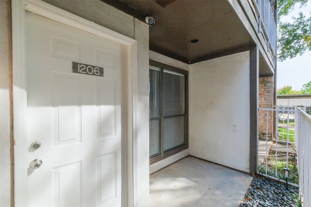 6633 W Airport Blvd Apt 1206, Houston