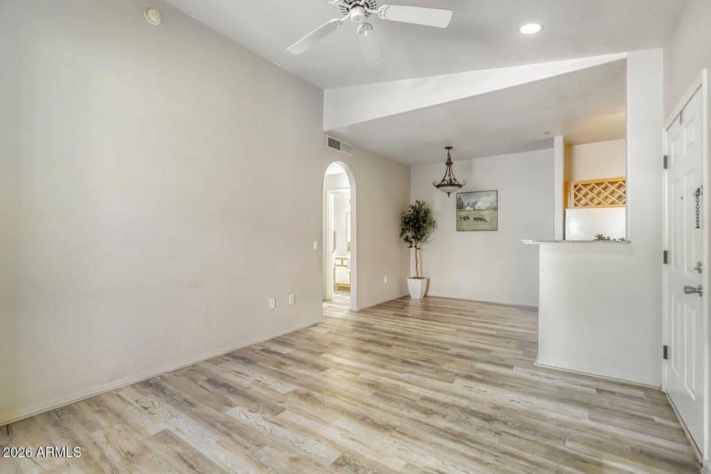 2929 W Yorkshire Dr Unit 2074