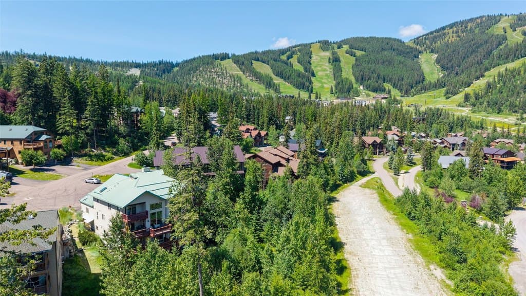 322 Wood Run Dr Unit B, Whitefish