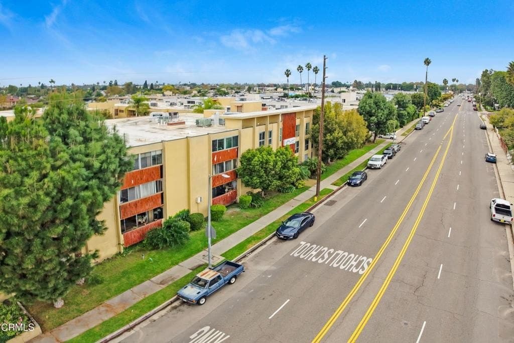 6225 Coldwater Canyon Ave Unit 104, Los Angeles