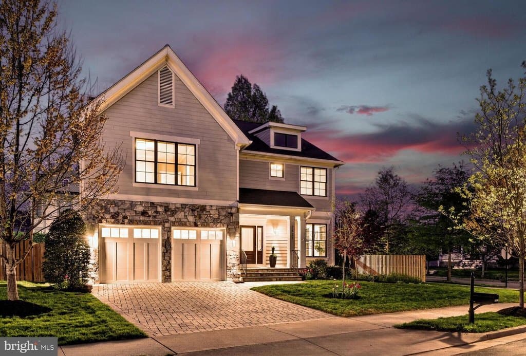 2421 N Buchanan St, Arlington