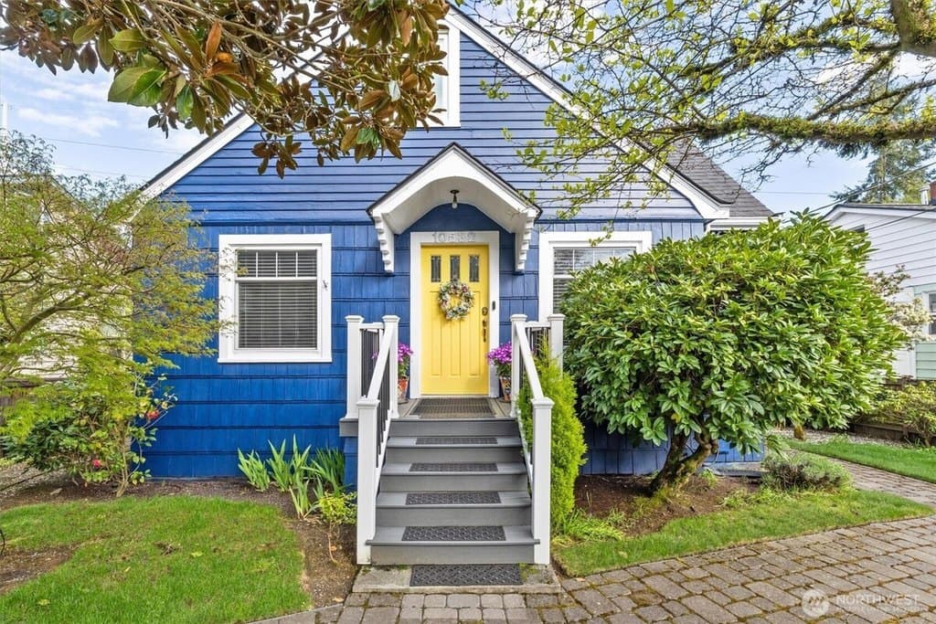 10532 Evanston Ave N