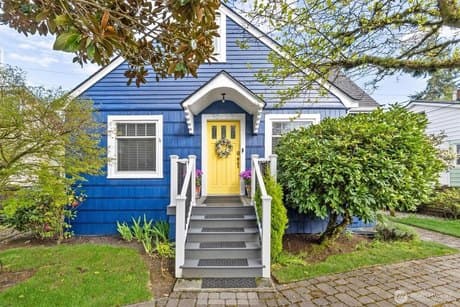 10532 Evanston Ave N