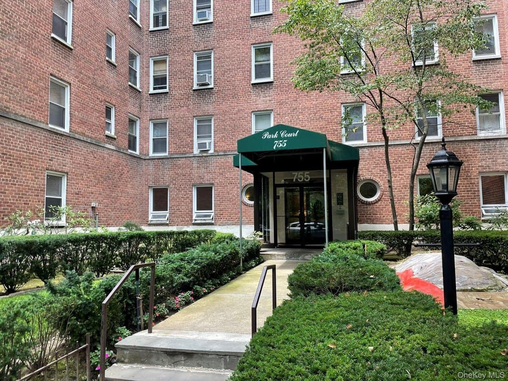 755 Bronx River Rd Apt 6C, Bronxville
