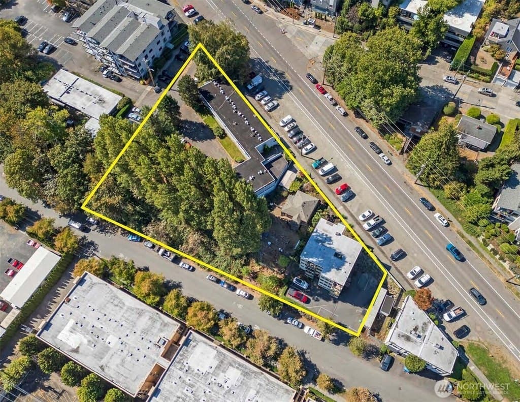 2600 2626 Thorndyke Ave W