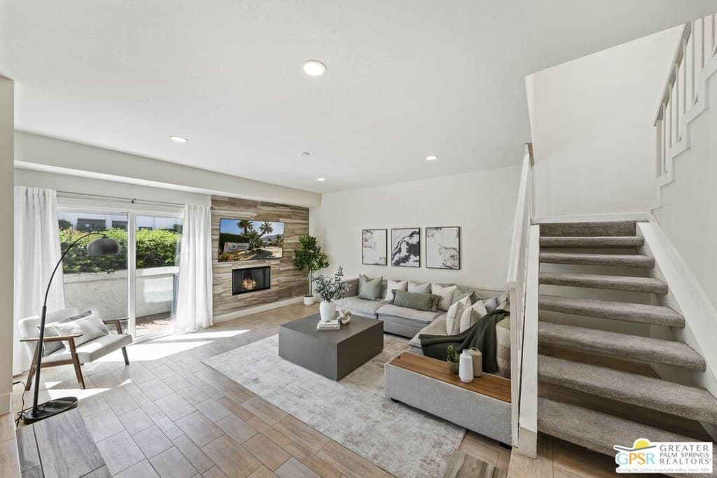 415 Rio Vista Dr, Palm Springs