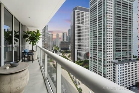 485 Brickell Ave Apt 1907