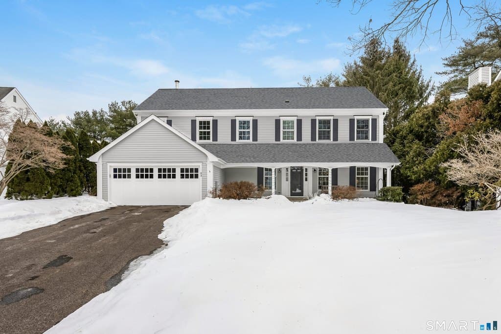 43 Phillips Ln, Darien