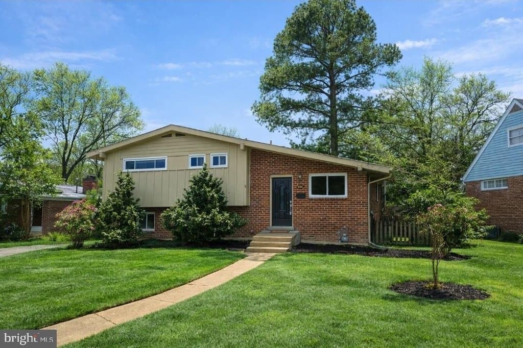 488 N Owen St, Alexandria