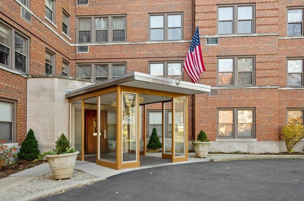1585 Ridge Ave Apt 301, Evanston
