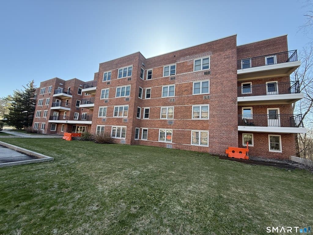 50 Lafayette Pl Apt 2H, Greenwich