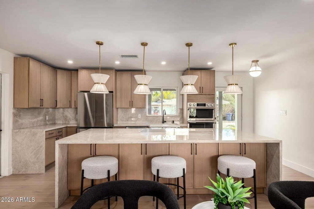 4332 E Calle Redonda St