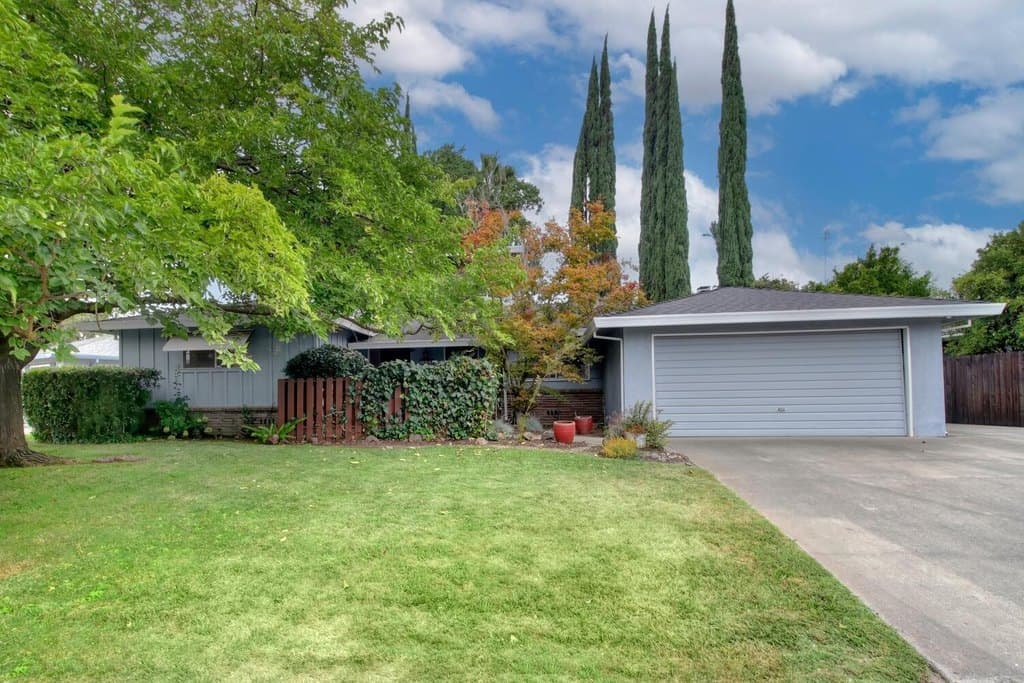 6010 Machado Way, Sacramento