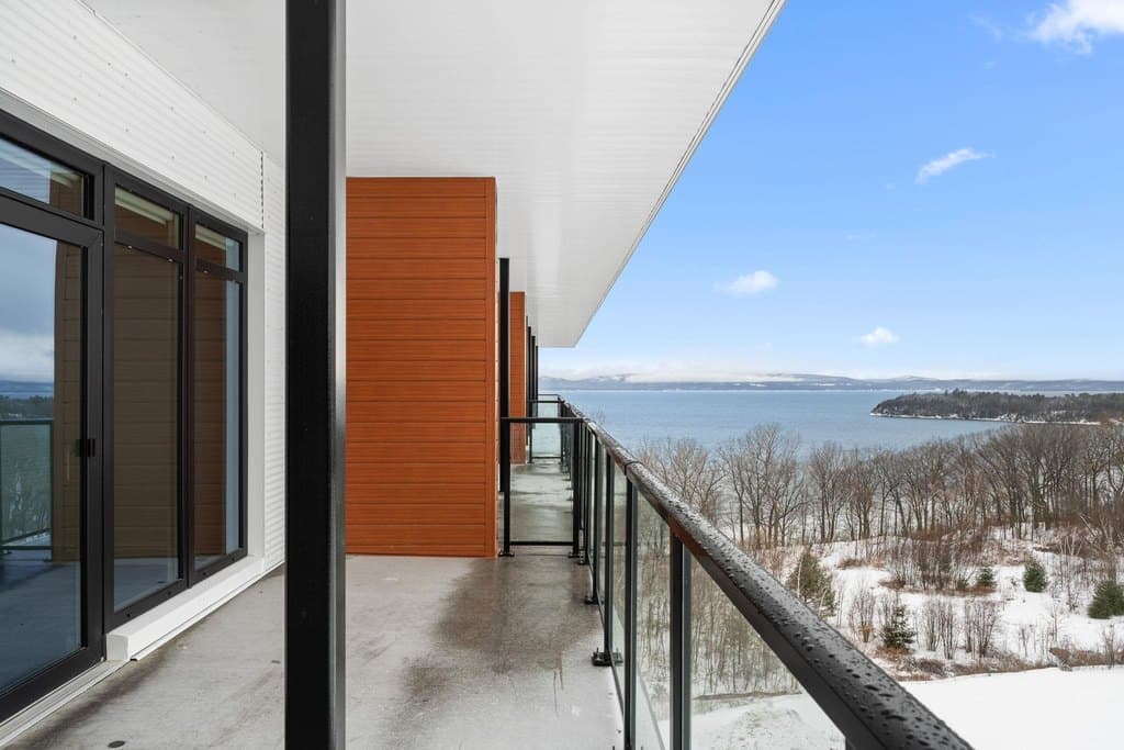 125 Cambrian Way Unit 613, Burlington