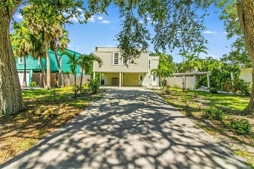 643 Calle De Peru, Sarasota