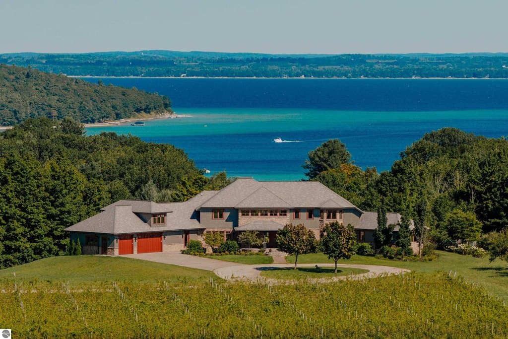 3888 Swaney Rd, Traverse City