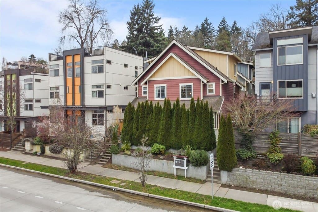 4854 Delridge Way SW Unit B