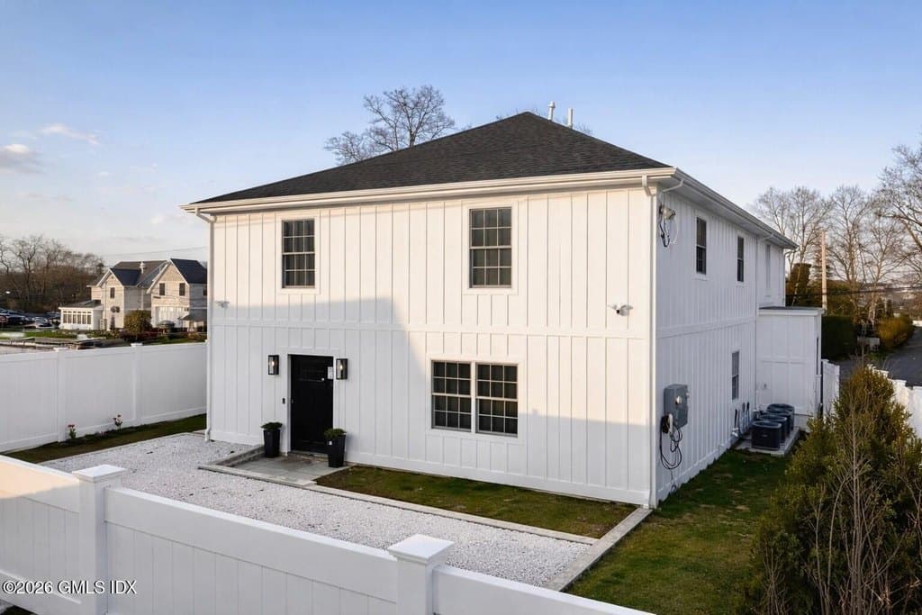 82 Josephine Evaristo Ave, Greenwich