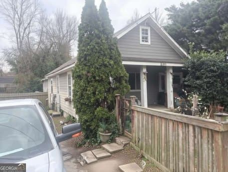 251 Farrington Ave SE