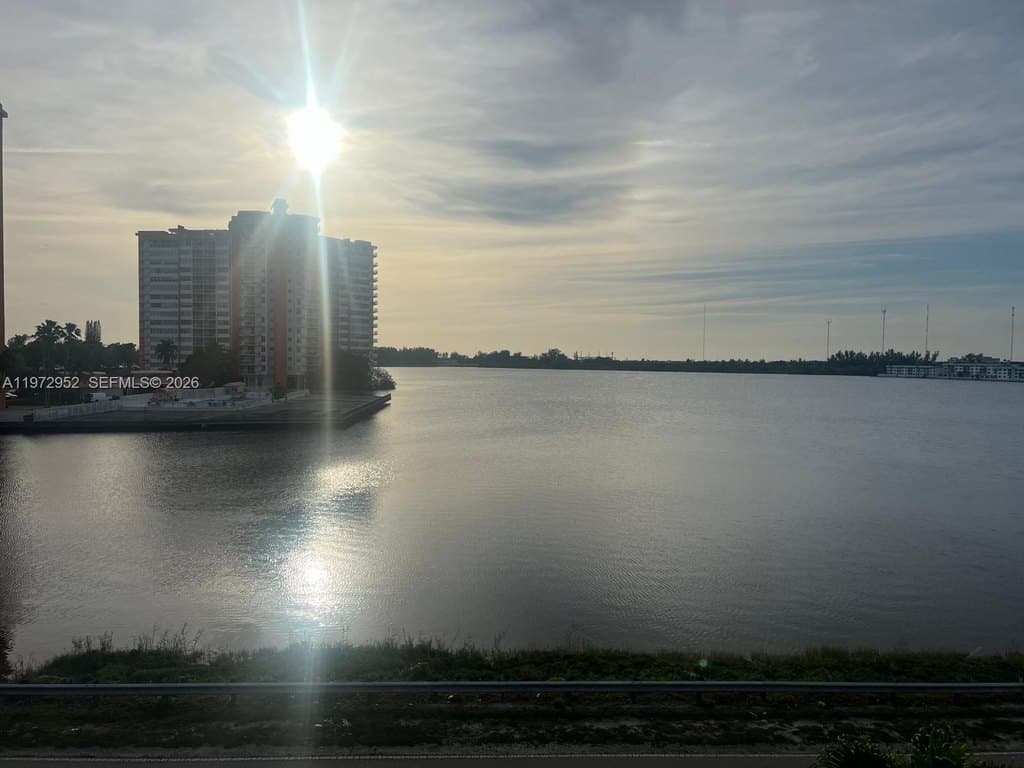 18601 NE 14th Ave Apt 411