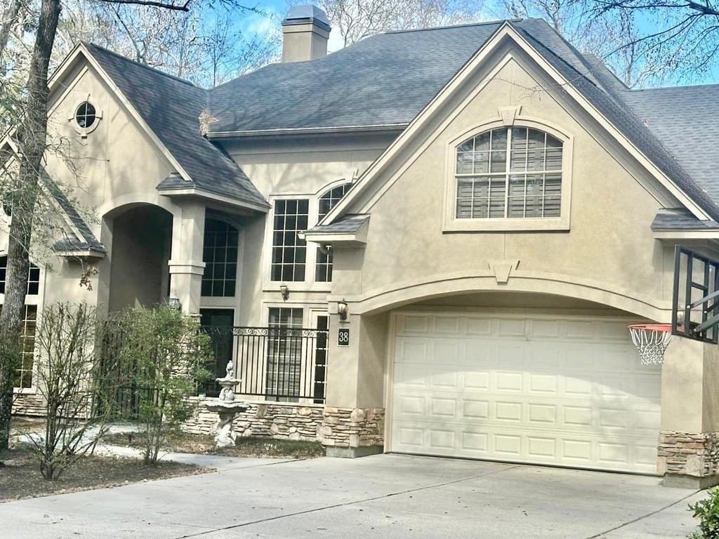 38 Hillock Woods Dr, The Woodlands