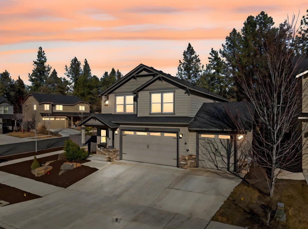 20657 SE Meadowsweet Dr, Bend