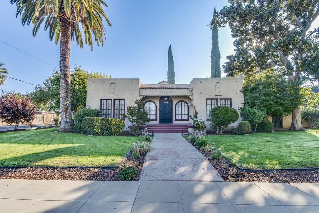 1064 N Poplar Ave, Fresno
